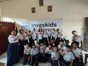 Read more about the article Upcycling Activity with 5th Grade at Kuningan 03 Elementary School