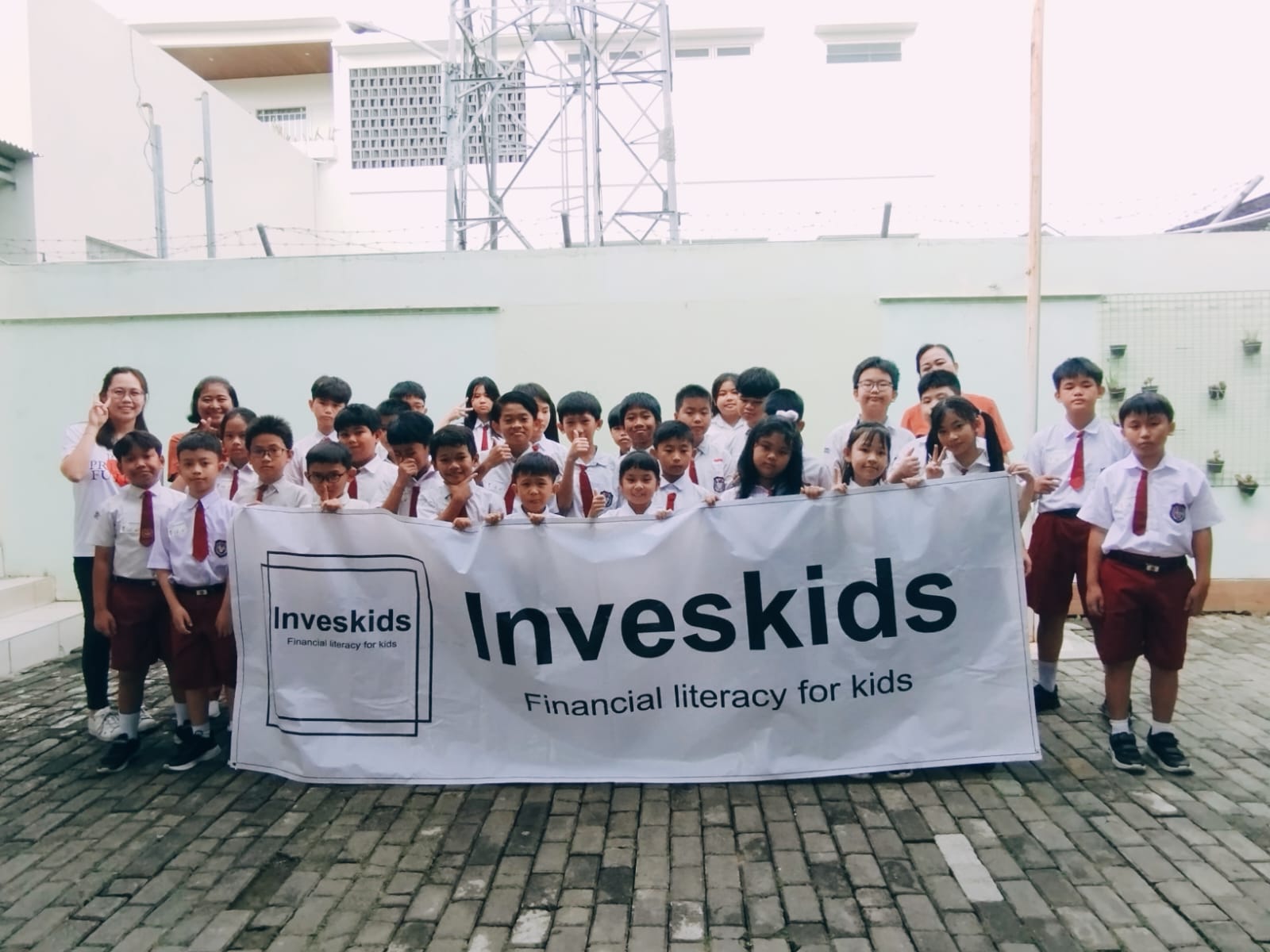Read more about the article Financial Literacy Seminar at Bhineka Elementary School