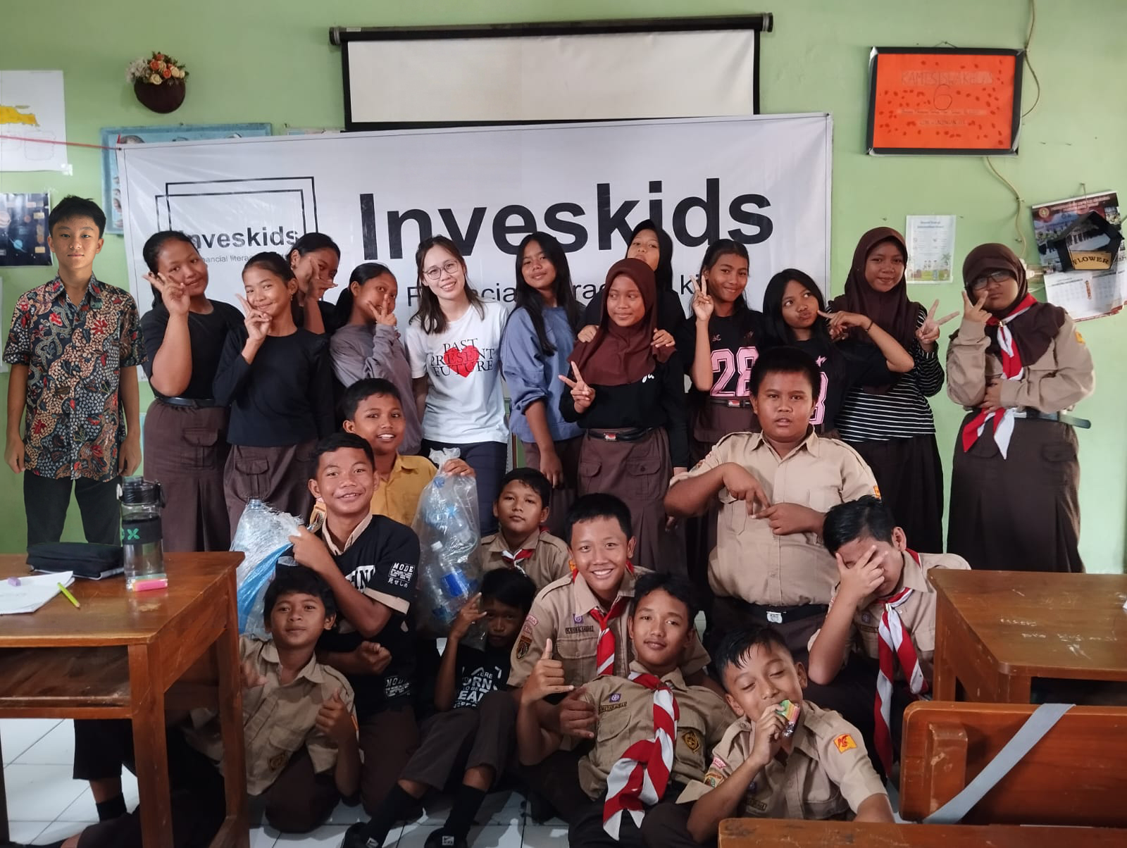 Read more about the article Market Day for 6th Grade of Kuningan 03 Elementary School Students