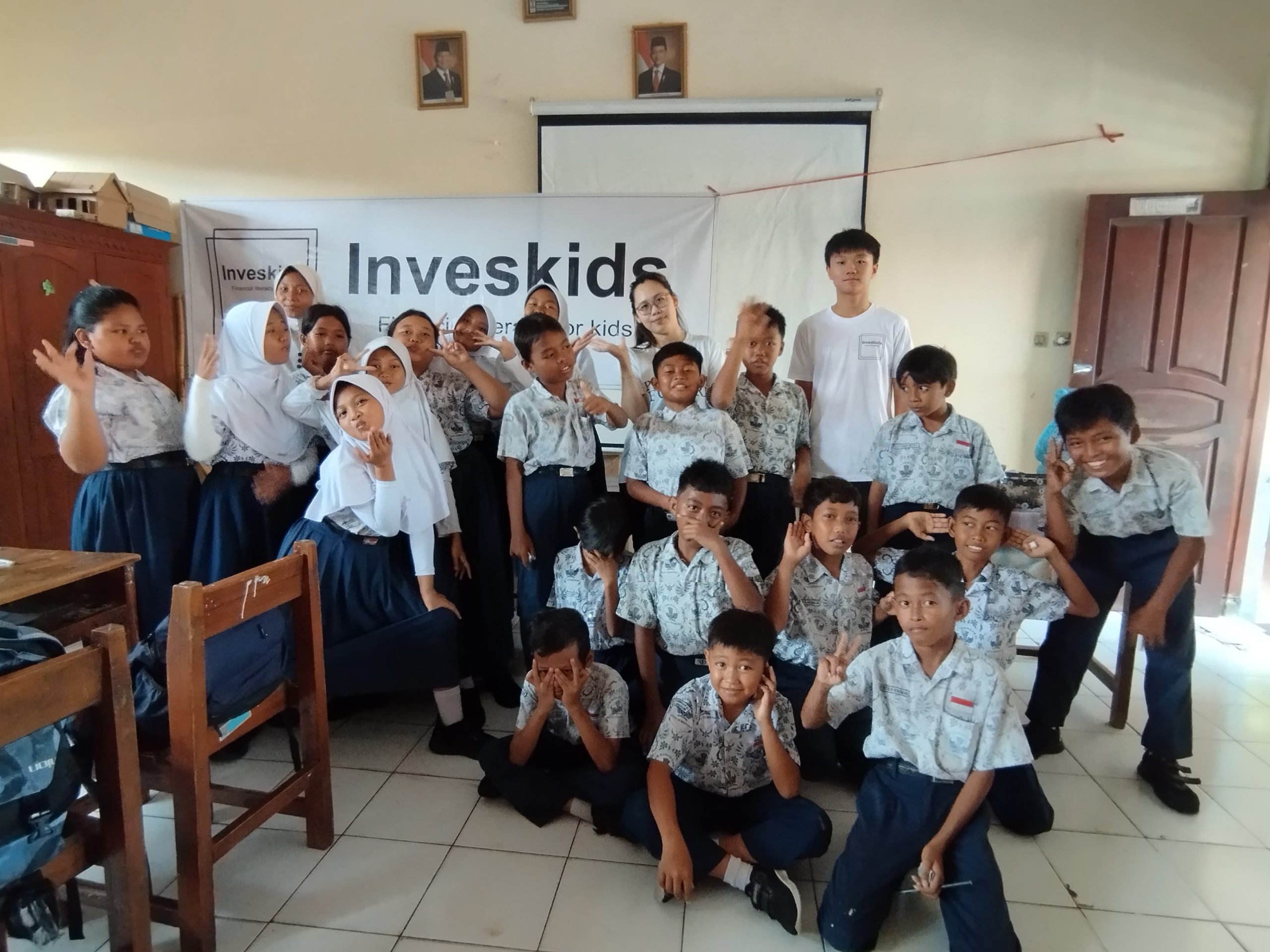 Read more about the article Market Day for 5th Grade of Kuningan 03 Elementary School Students